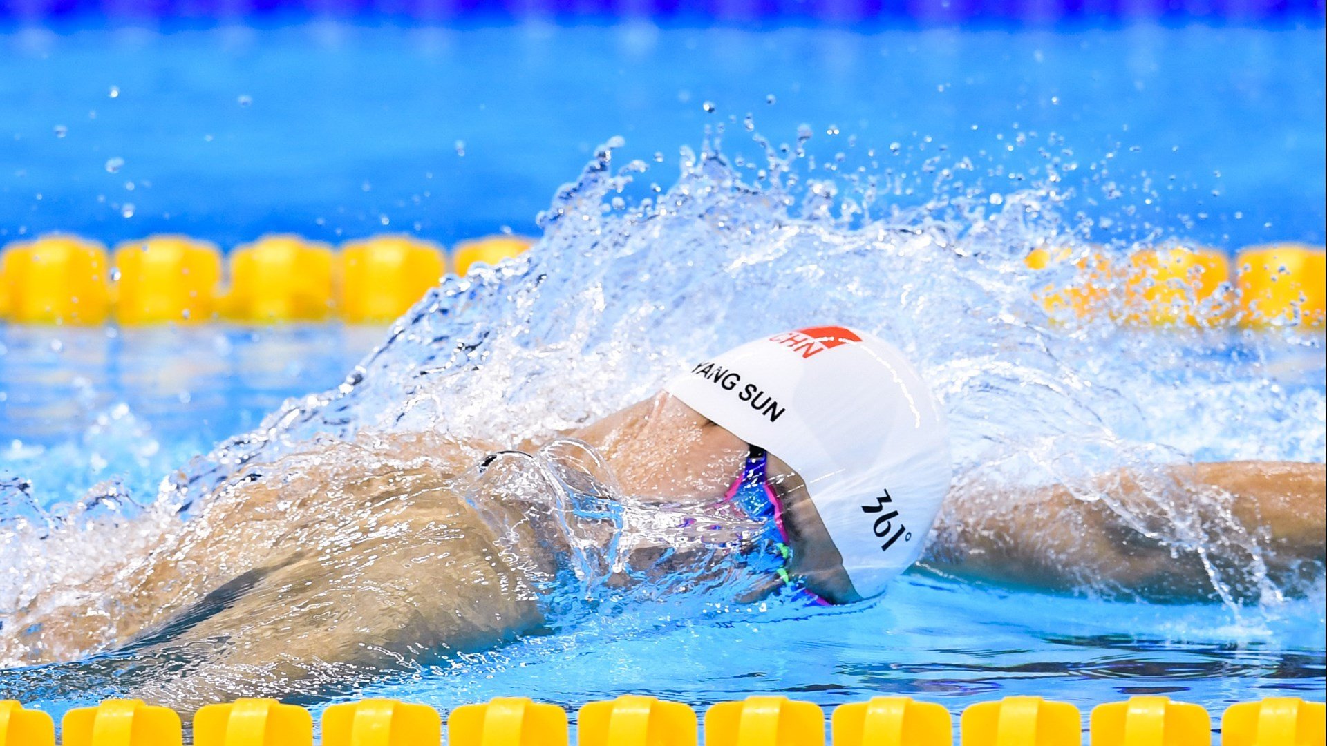 _自主研发智能跑步机：科技助力全民健康_，智能跑步机app